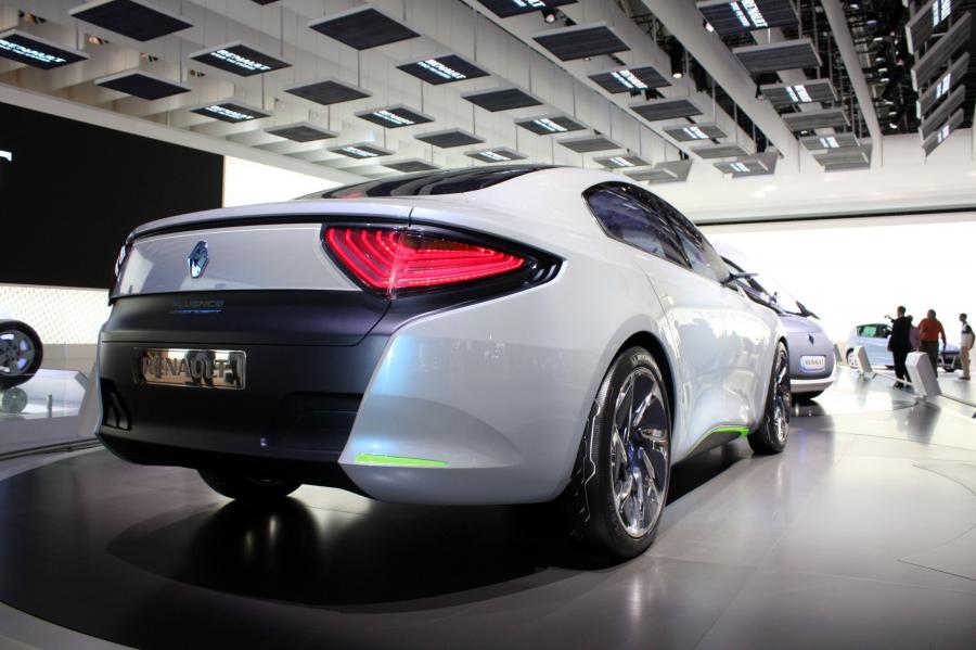  Renault Fluence Z.E. Concept 2009 года  (фото 26 из 103)